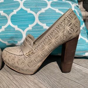 Boutique 9 grey leather Night pumps